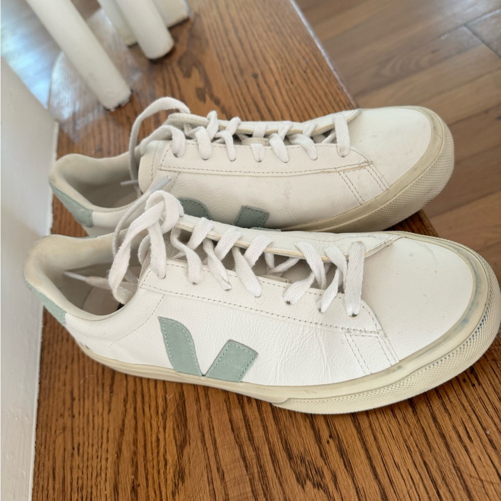 Veja women’s size 8